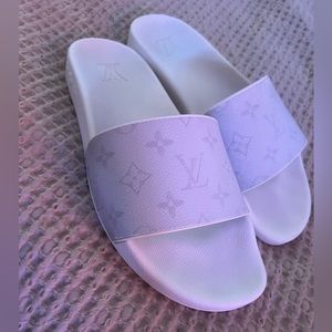 Authentic Louis Vuitton White Waterfront Mules